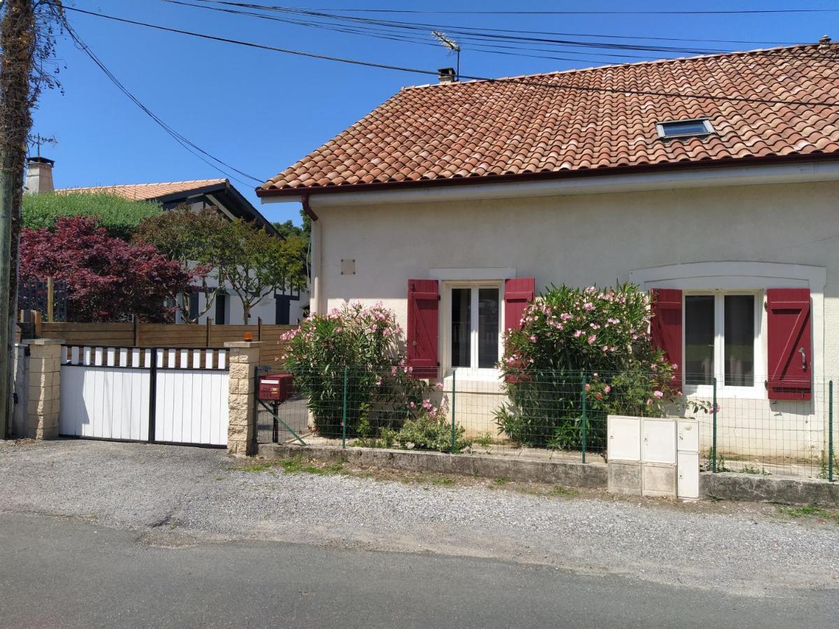 Maison Christy, Spacieux, Calme Avec Jardin Ondres Bagian luar foto